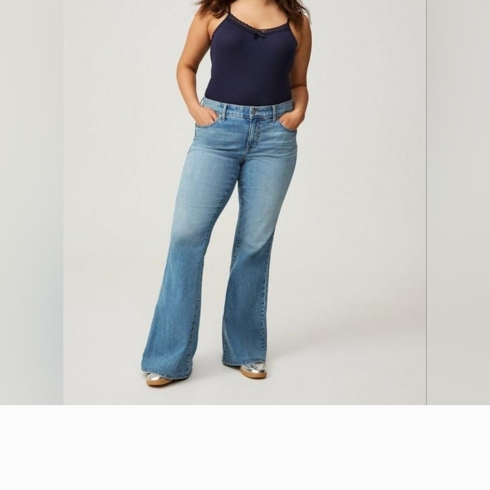 Torrid Perfect Super Flare Vintage Stretch Light Blue Jeans 20 R